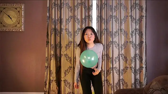 Snapshot of ManaMarana chatting on February 27, 11:43 am ManaMarana online show from February 27, 11:43 am