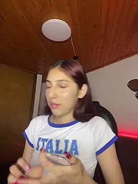 Snapshot of Maraia_pink18 chatting on February 26, 2:49 pm Maraia pink18 online show from February 26, 2:49 pm