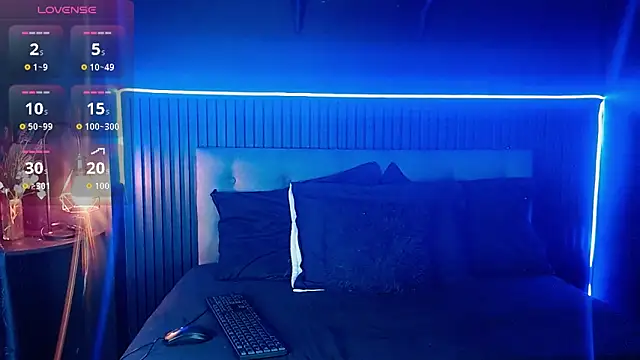 CHERRY DARCK online show from April 18, 3:27 pm