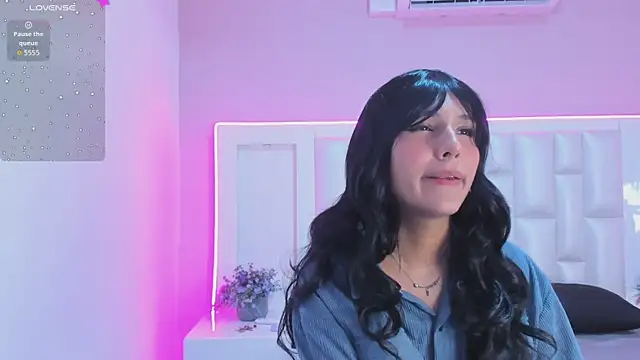 Liia Collins online show from April 16, 5:47 pm