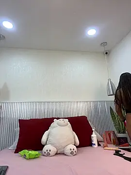 Lorenn Sweet online show from March 24, 12:43 pm