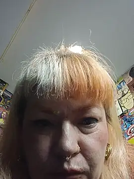 Snapshot of lady_polka chatting on February 20, 3:58 am lady polka online show from February 20, 3:58 am