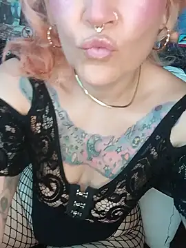 Snapshot of lady_polka chatting on March 2, 6:04 pm lady polka online show from March 2, 6:04 pm