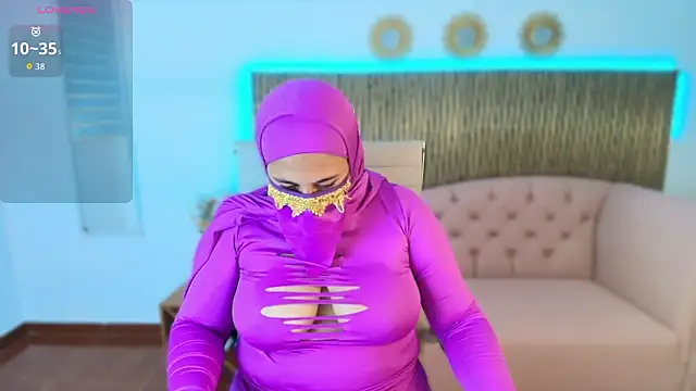 Snapshot of Nadia_Privee chatting on February 26, 6:07 pm Nadia Privee online show from February 26, 6:07 pm