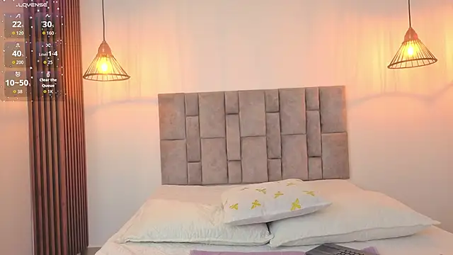 anastasiacole  online show from April 20, 7:48 pm