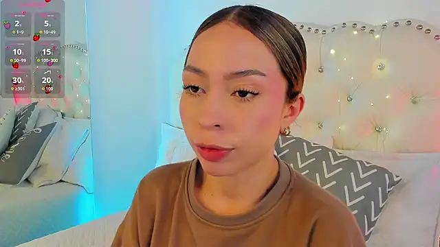 LuuluBerry online show from March 5, 9:00 pm