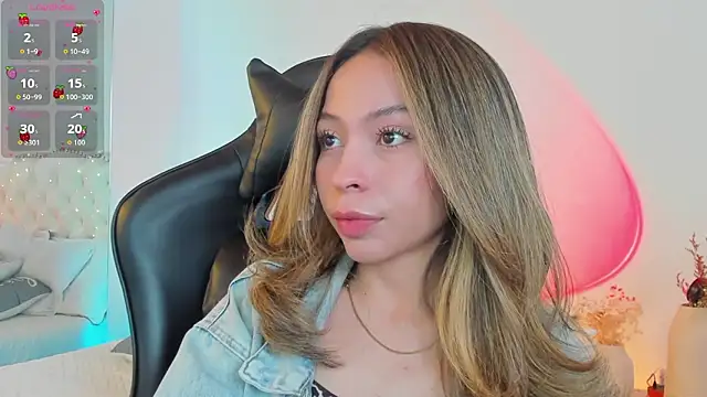 LuuluBerry online show from March 6, 3:41 pm