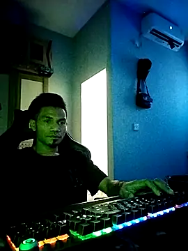 UcEng Lab online show from March 1, 1:07 am