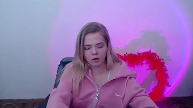 FoxiLana online show from February 28, 9:21 am