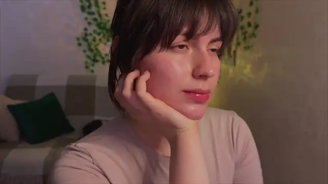 rinamandarina online show from April 14, 1:06 pm