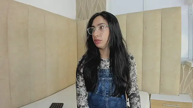 Snapshot of Kali_morrigan chatting on February 24, 2:04 pm Kali morrigan online show from February 24, 2:04 pm