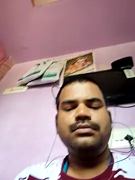 Snapshot of rkr1996kum chatting on April 12, 7:46 am rkr1996kum online show from April 12, 7:46 am