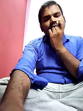 Snapshot of rkr1996kum chatting on May 7, 8:42 am rkr1996kum online show from May 7, 8:42 am
