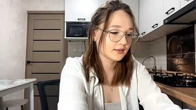 Snapshot of AinaSmith chatting on March 2, 10:22 am AinaSmith online show from March 2, 10:22 am