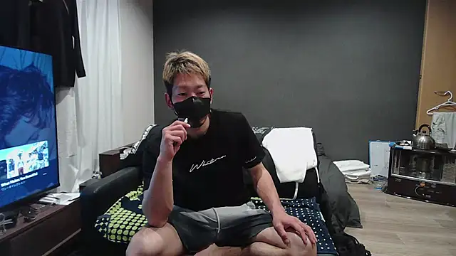 ryuaaaaa online show from April 18, 1:04 pm