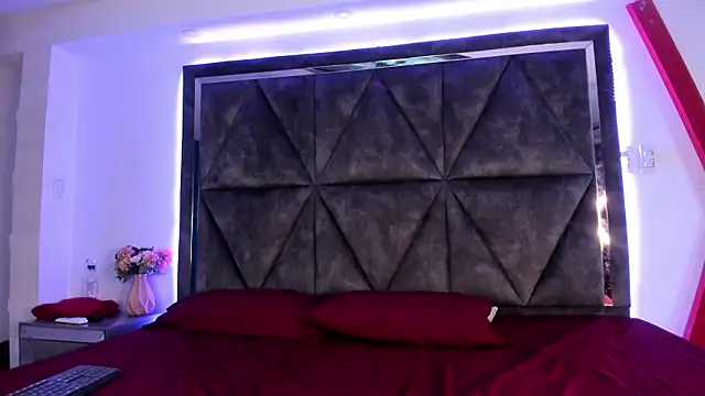 Snapshot of Miia_Grey_ chatting on February 26, 12:48 pm Miia Grey online show from February 26, 12:48 pm