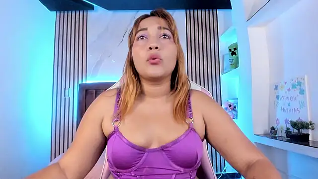 Snapshot of Miia_Grey_ chatting on March 3, 12:44 pm Miia Grey online show from March 3, 12:44 pm