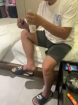 zhuendong000001 online show from April 19, 1:54 pm