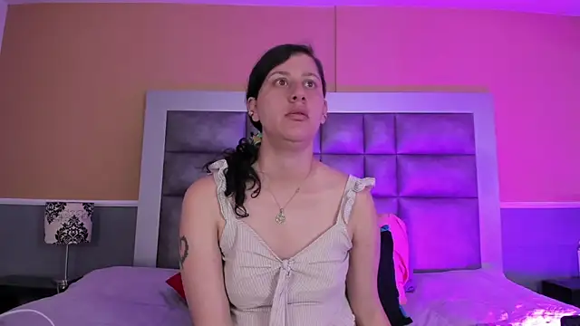 LunaDamasco online show from March 27, 7:13 pm