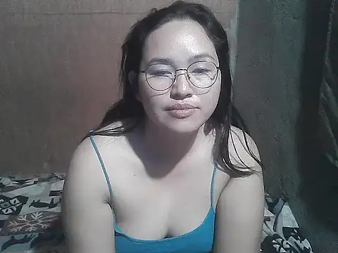 wildchinita00 online show from March 18, 10:46 pm