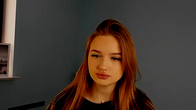 Snapshot of SolLocy chatting on February 21, 9:21 am SolLocy online show from February 21, 9:21 am