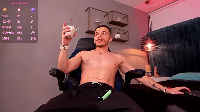 Snapshot of liam_es chatting on February 27, 2:00 am liam es online show from February 27, 2:00 am