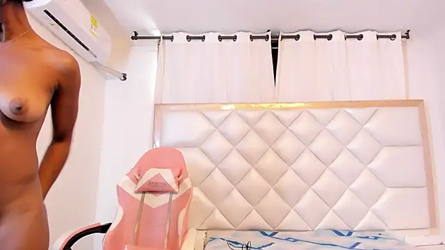 michelleblair1 online show from May 26, 1:18 pm