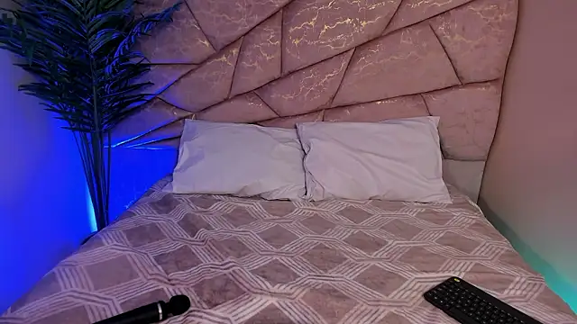 yayis Betancur online show from March 17, 3:55 am