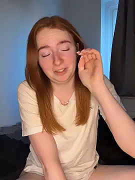 HoneyBunny18 online show from April 20, 6:09 pm