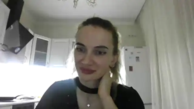 Snapshot of AinyrVixxen chatting on February 22, 9:57 pm AinyrVixxen online show from February 22, 9:57 pm