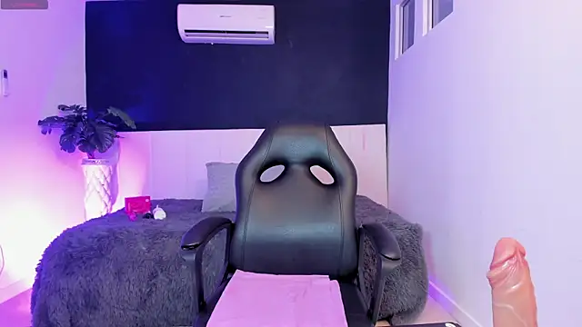 karola cute  online show from April 27, 10:24 am