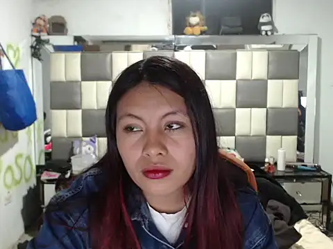 Snapshot of dulcecandy1919 chatting on February 20, 5:15 am dulcecandy1919 online show from February 20, 5:15 am