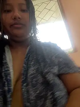 Snapshot of ale_sweet53 chatting on March 4, 3:07 pm ale sweet53 online show from March 4, 3:07 pm