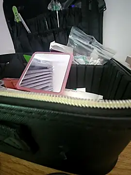 Snapshot of Halyken chatting on March 4, 3:23 am Halyken online show from March 4, 3:23 am