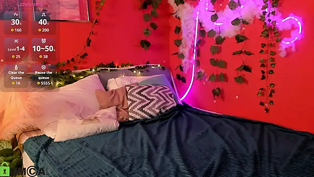 Snapshot of Tiffany_Robinson chatting on March 4, 2:50 am Tiffany Robinson online show from March 4, 2:50 am