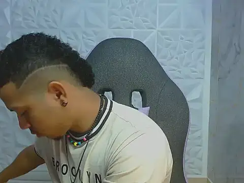 dylans brown online show from February 25, 1:21 pm