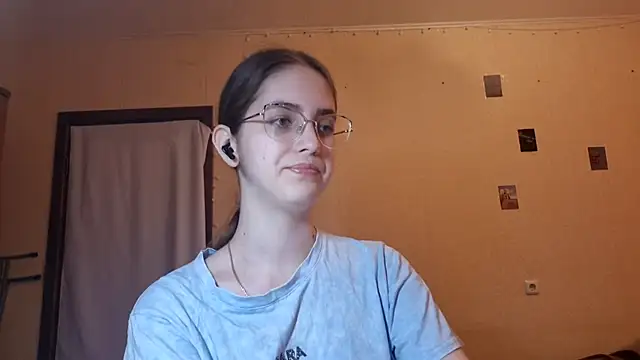 Snapshot of Katelemon chatting on July 10, 10:18 am Katelemon online show from July 10, 10:18 am