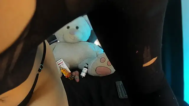 Venus in earth online show from February 24, 7:34 pm