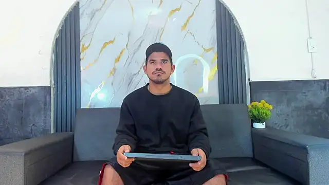 Latins on fire online show from April 19, 11:31 am