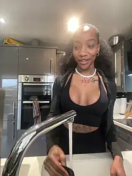 MississippiBabee online show from February 24, 8:45 am