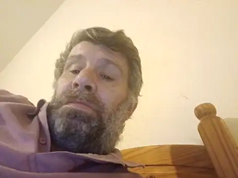 Snapshot of stud2512 chatting on February 25, 11:25 pm stud2512 online show from February 25, 11:25 pm