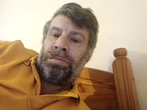 Snapshot of stud2512 chatting on February 28, 1:45 pm stud2512 online show from February 28, 1:45 pm