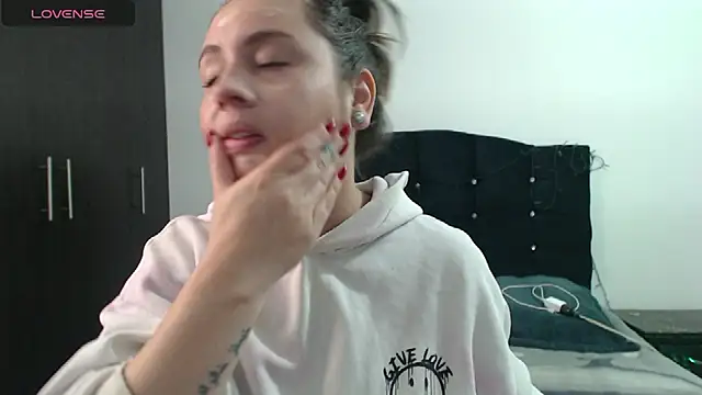 Ana  arms online show from February 25, 2:05 pm