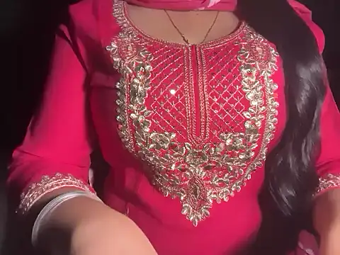 Avneet kaurr1 online show from April 7, 6:36 am