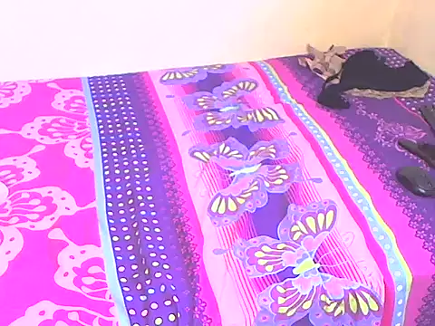 Snapshot of SweetChubbyQueen chatting on February 25, 5:06 am SweetChubbyQueen online show from February 25, 5:06 am