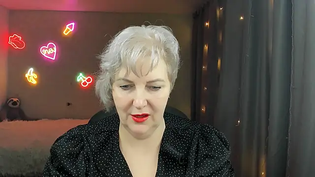 Mary-Leee online show from March 22, 4:27 am