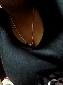 Snapshot of Angel_lsra1 chatting on February 24, 3:21 pm Angel lsra1 online show from February 24, 3:21 pm