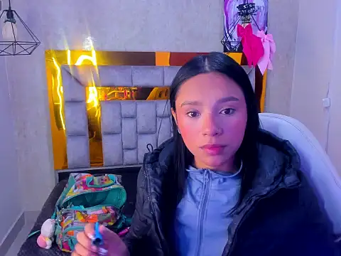 Snapshot of miiaboss_ chatting on February 27, 11:21 am miiaboss online show from February 27, 11:21 am