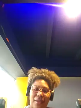 Snapshot of MarySweetieHot chatting on February 23, 3:53 pm MarySweetieHot online show from February 23, 3:53 pm