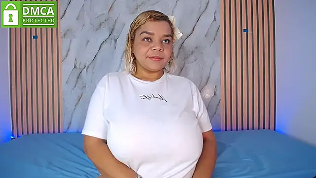 CasieBigtits online show from March 18, 1:58 pm